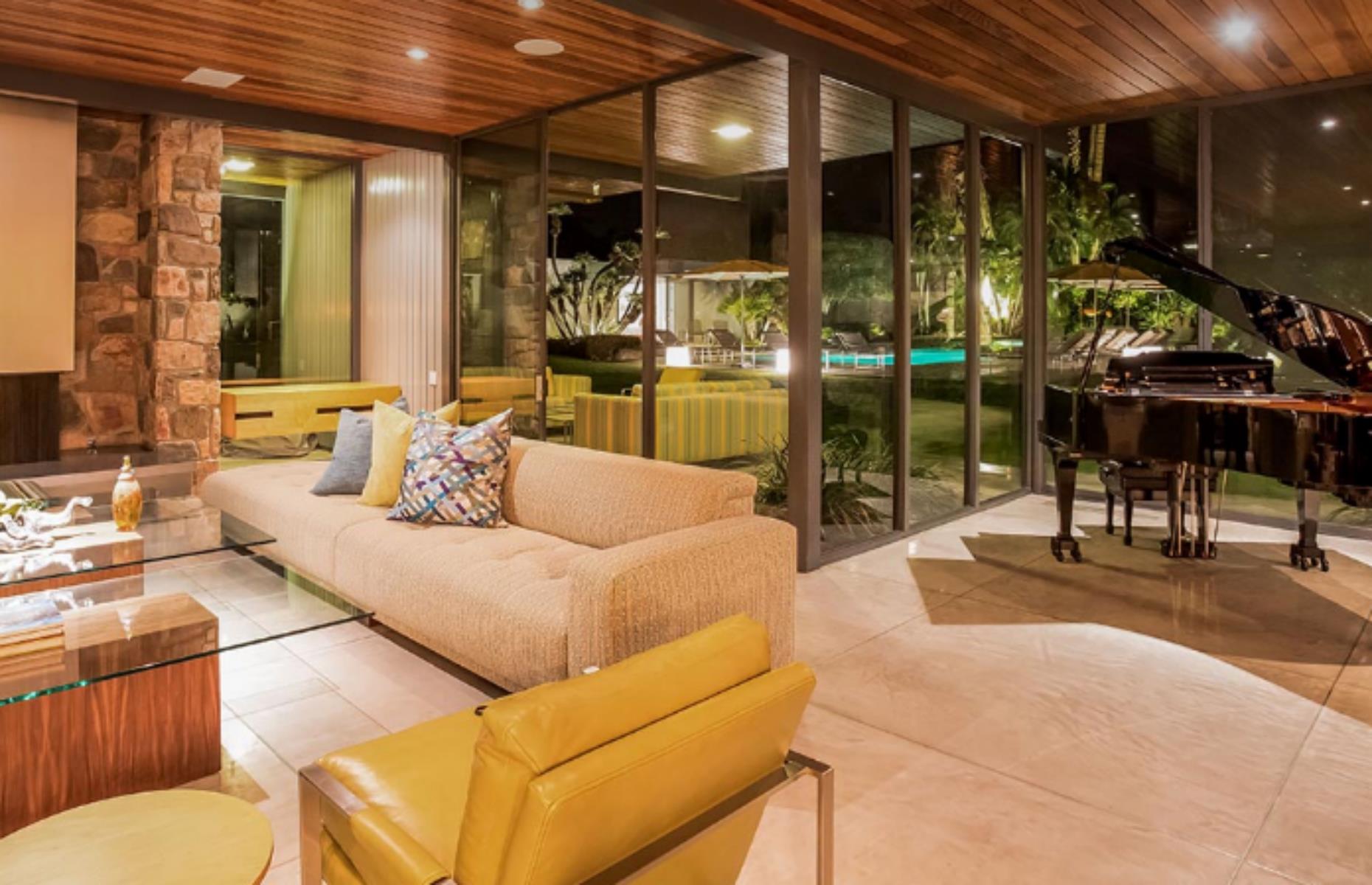 Leonardo DiCaprio's Palm Springs paradise: $3,750 (£3.2k) per night